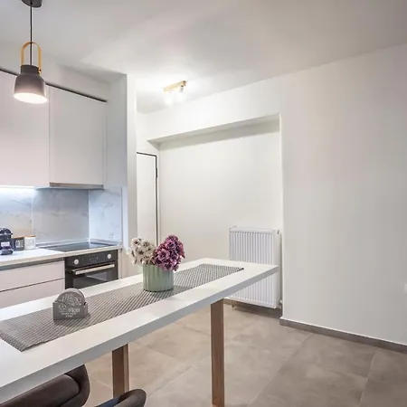 Apartment Simone By Socrates Junior *